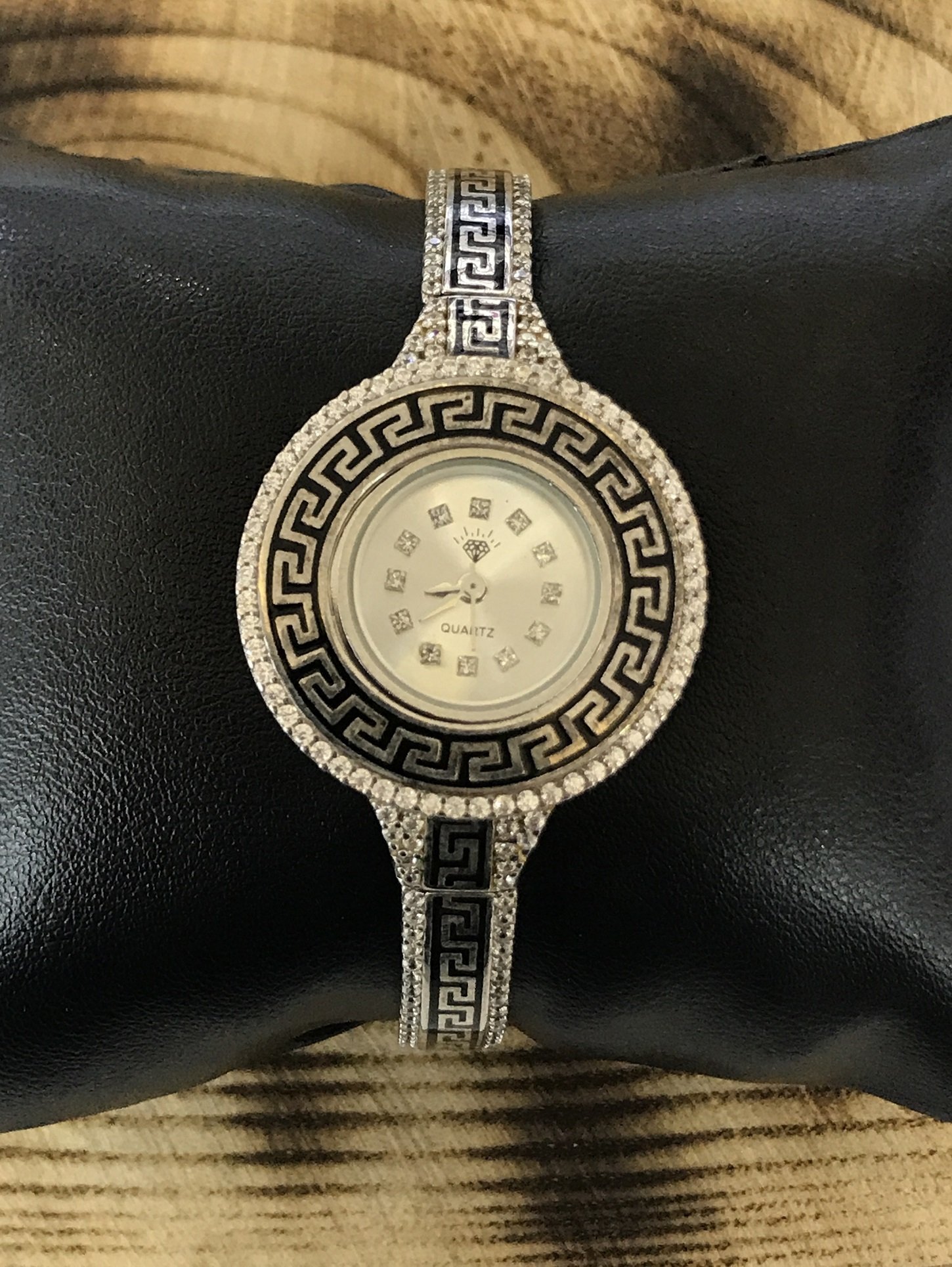 Versace Model Zirkon Taşlı Gümüş Bayan Saat