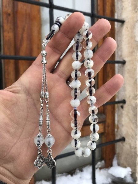 Siyah Beyaz Hareli Model Çift Püsküllü Toz Kehribar Tesbih