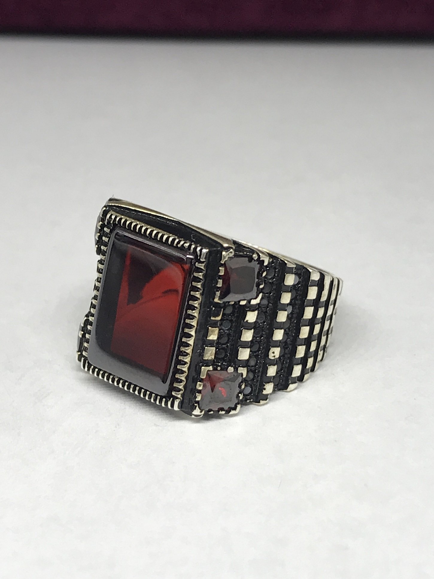 925 Ayar Gümüş Kök Yakut Taşlı Markazit İşleme  Erkek Yüzük ST13