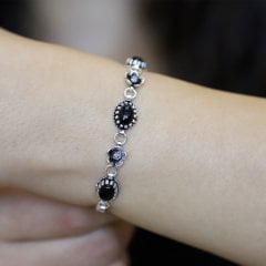 Siyah Onix Taşlı Hasır Model 925 Ayar Gümüş Bayan Bileklik