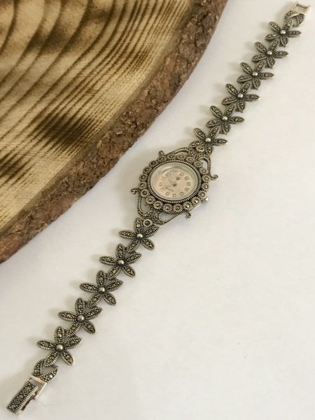 Markazit İşlemeli Gümüş Bayan Saati