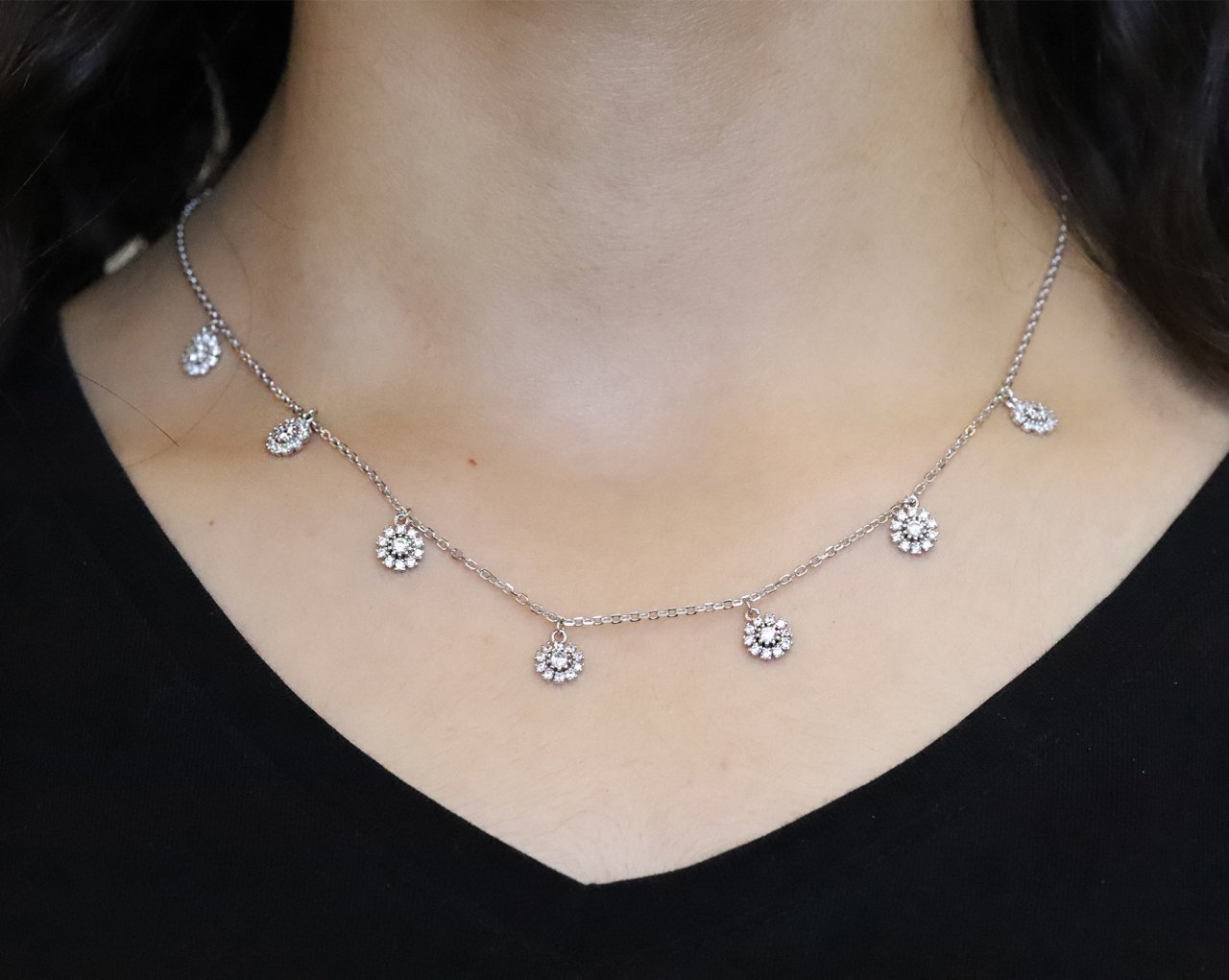 Zirkon Taşlı Çiçek Model 925 Ayar Gümüş Bayan Kolye