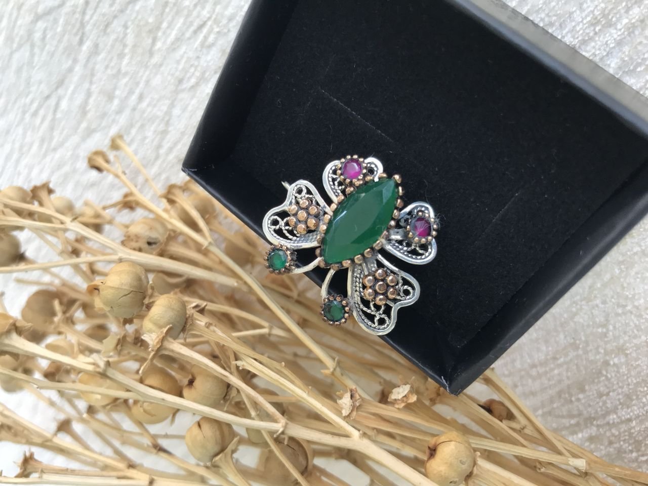 Kök Yakut Taşlı Kelebek Model  925 Ayar Gümüş Broş