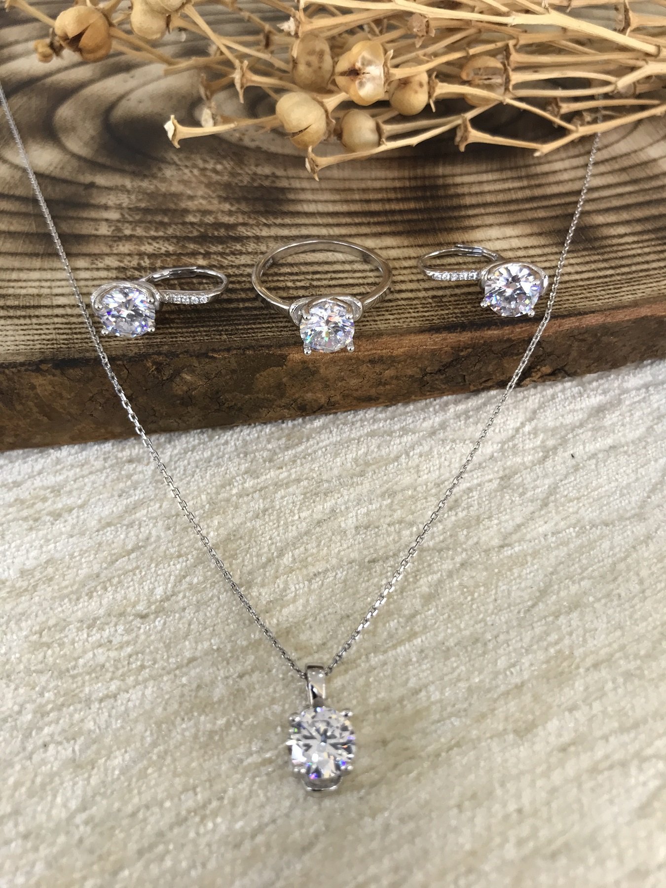 925 Ayar  Saf Gümüş Zirkon Taşlı Tektaş Model Üçlü Bayan Set