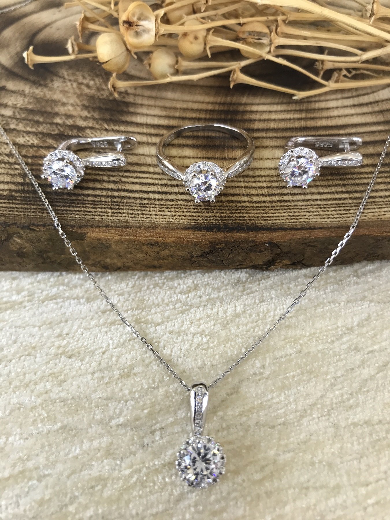 925 Ayar  Saf Gümüş Zirkon Taşlı Tektaş Çiçek Model Üçlü Bayan Set