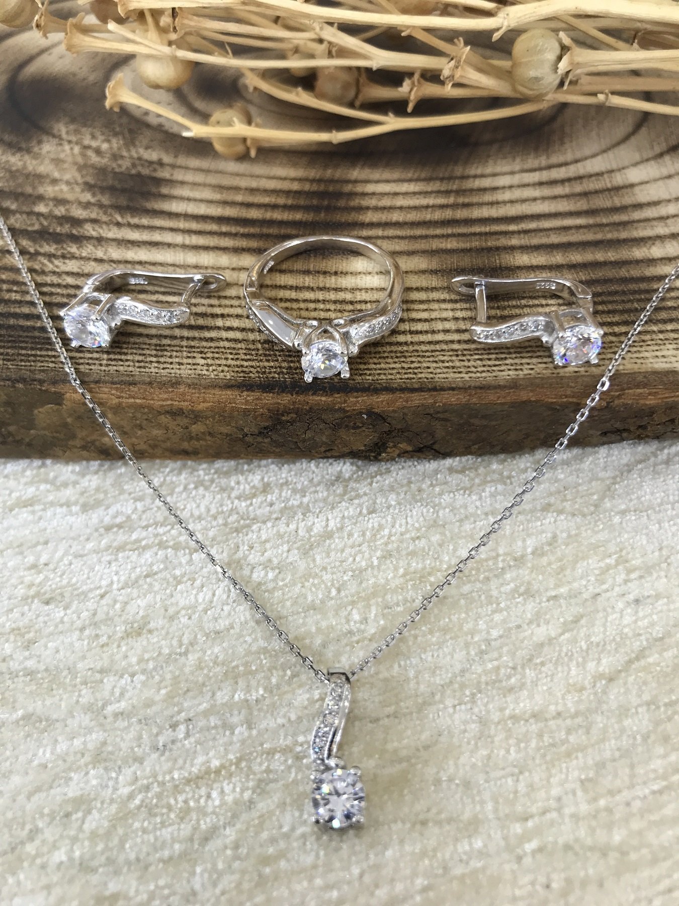 925 Ayar  Saf Gümüş Parlak Zirkon Taşlı Tektaş Çiçek Model Üçlü Bayan Set