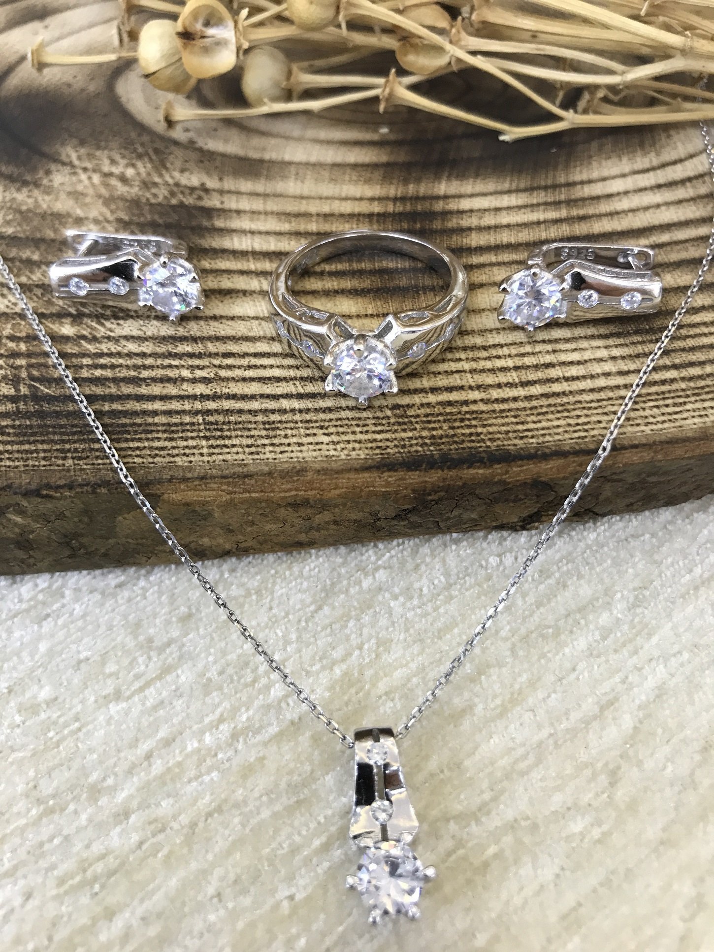 925 Ayar  Saf Gümüş Zirkon Taşlı Tektaş  Taç Çiçek Model Üçlü Bayan Set