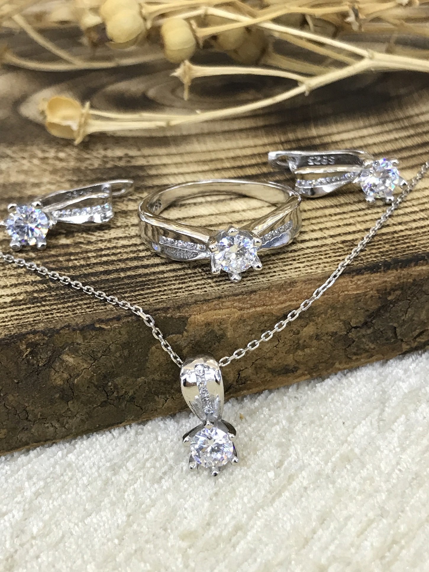 925 Ayar  Saf Gümüş Zirkon Taşlı Tomurcuk Tektaş Model Üçlü Bayan Set