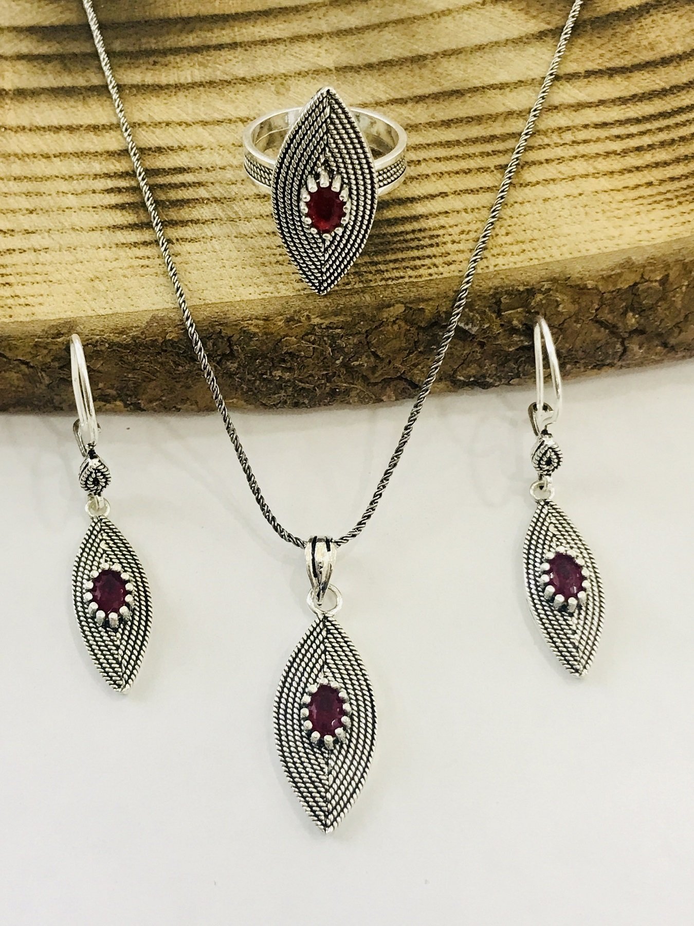 Sultan Telkari 925 Ayar Gümüş Oksitli Telkari Yakut Taşlı  Üçlü Set