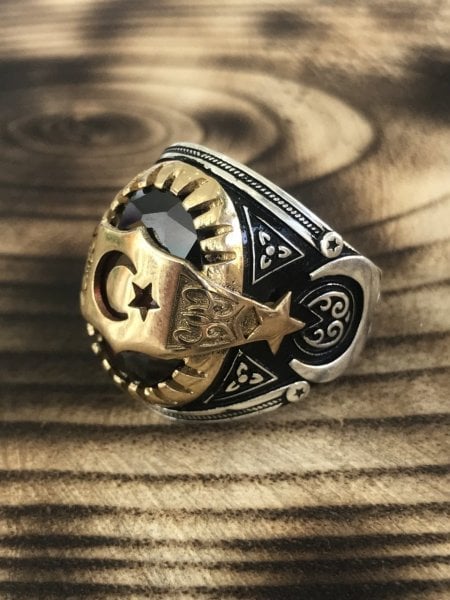 925 Ayar Saf Gümüş Kök Yakut Bayraklı Model Erkek Yüzük