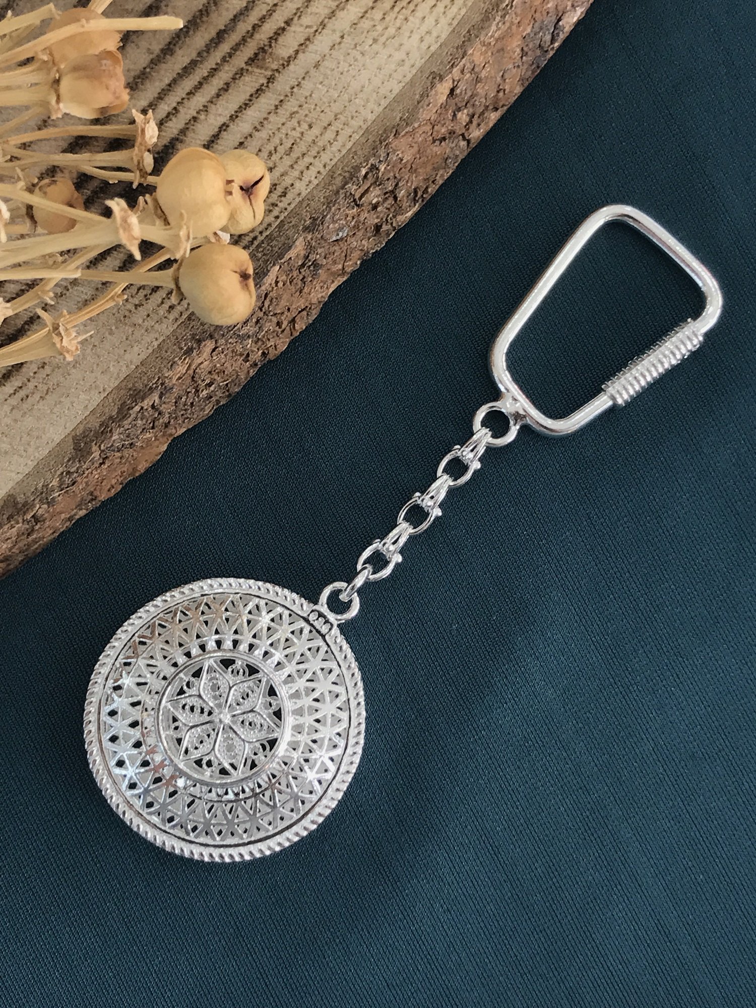 925 Ayar Gümüş Telkâri İşçilikli  Gümüş Anahtarlık