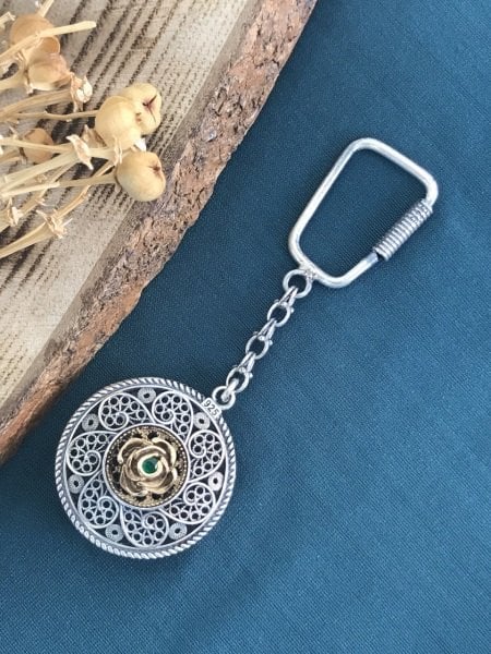 925 Ayar Gümüş Telkâri İşçilikli Gül Motifli Gümüş Anahtarlık