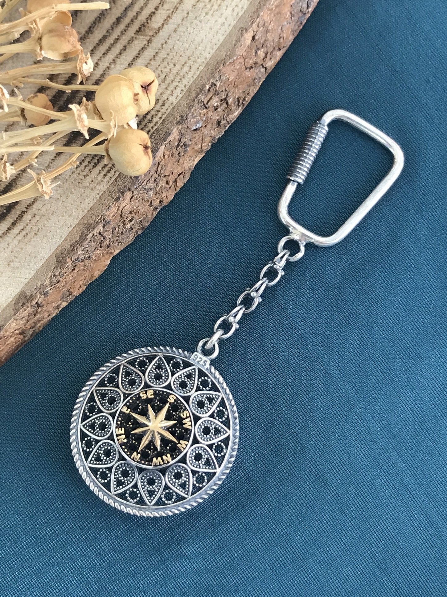 925 Ayar Gümüş Telkâri İşçilikli Pusula Gümüş Anahtarlık