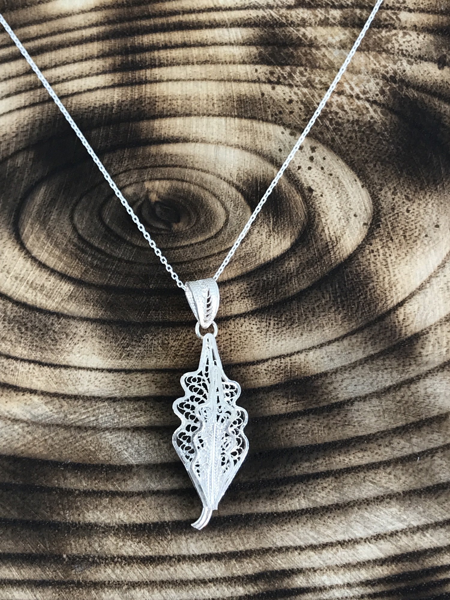 925 Ayar Gümüş Yaprak Model Telkâri İşçilikli Bayan Kolye