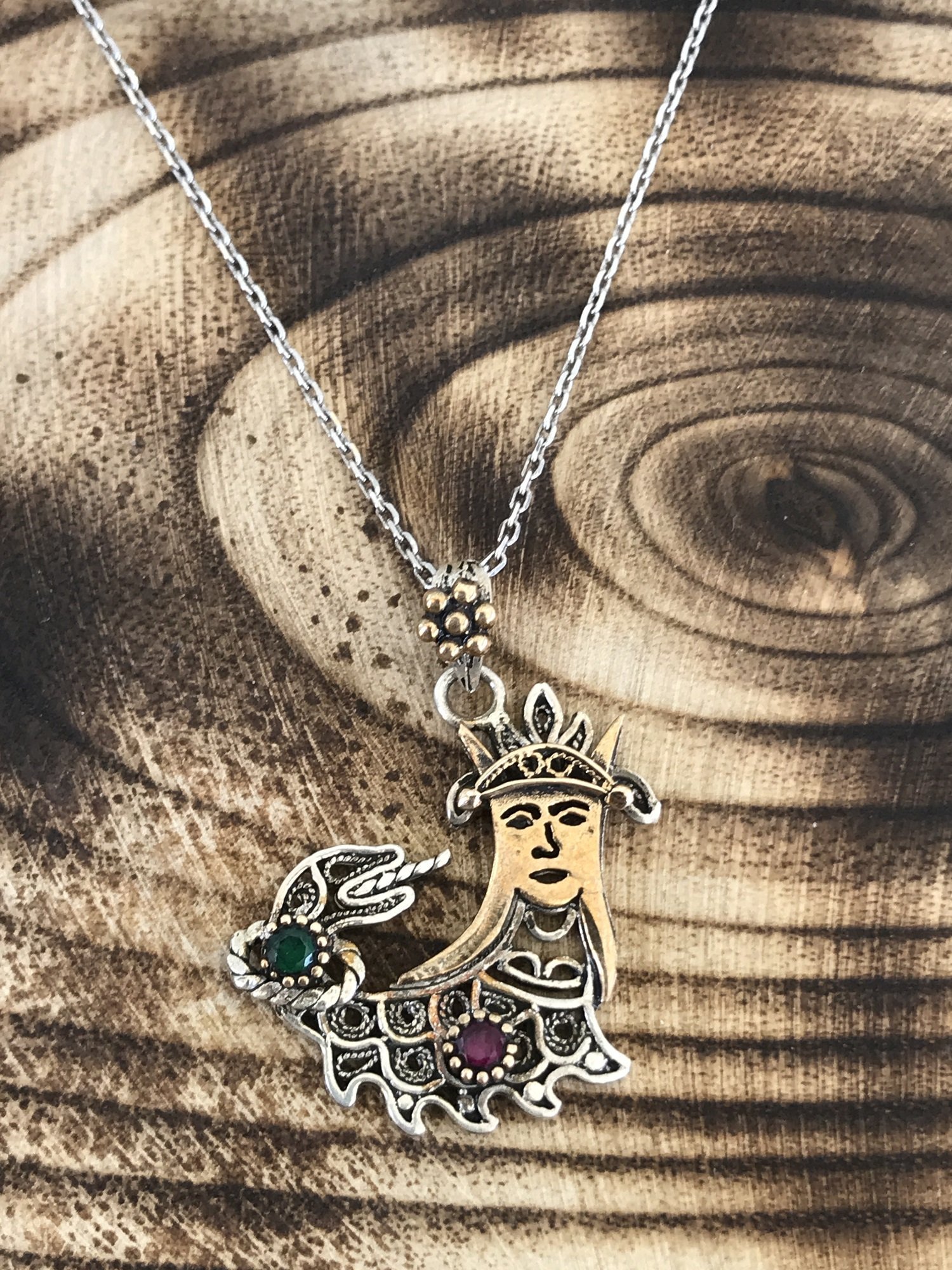 Zirkon Taşlı Şahmeran Model 925 Ayar Gümüş Telkâri İşçilikli Bayan Kolye