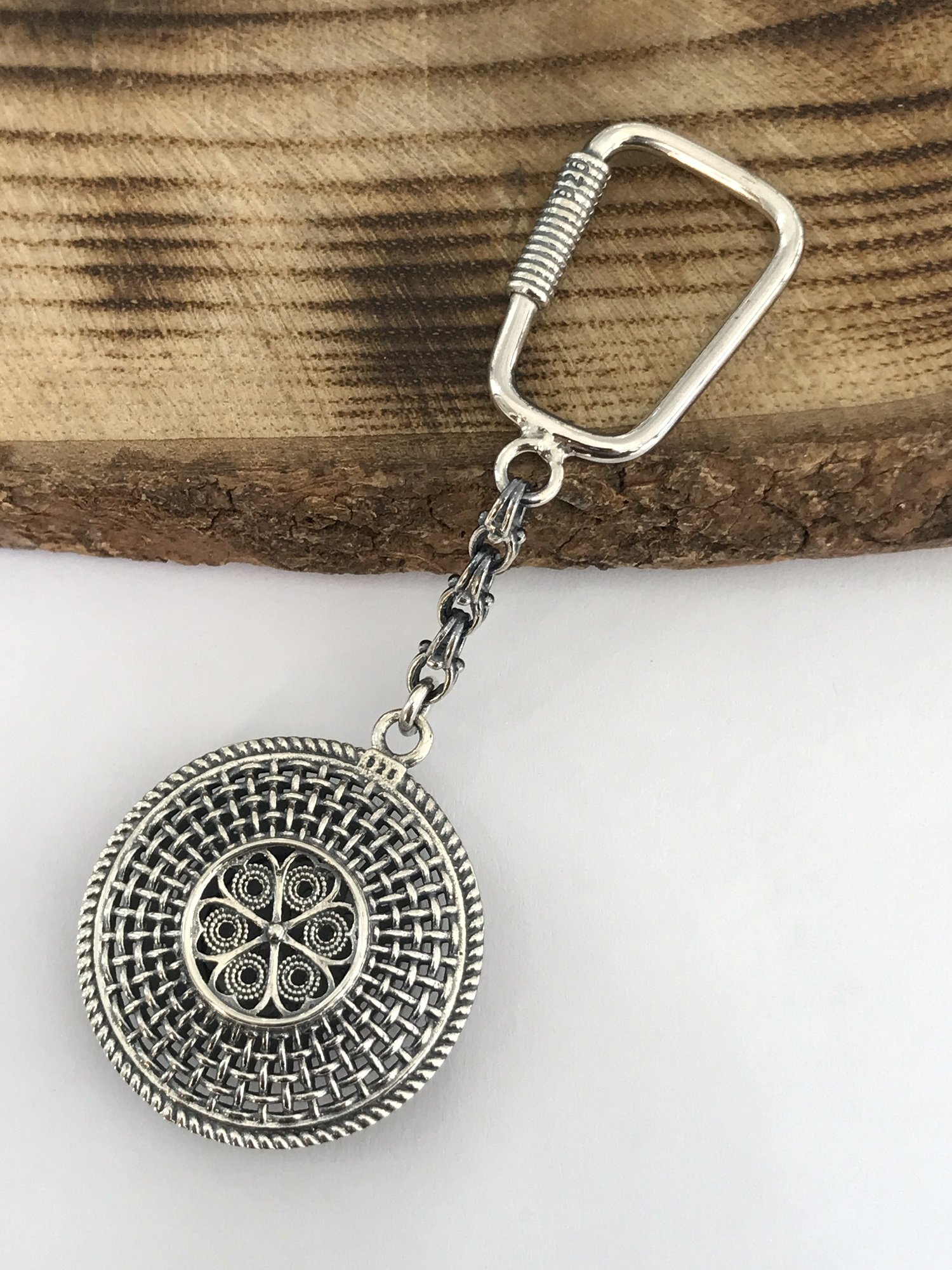 925 Ayar Gümüş Telkâri İşçilikli Çiçek Model Gümüş Anahtarlık