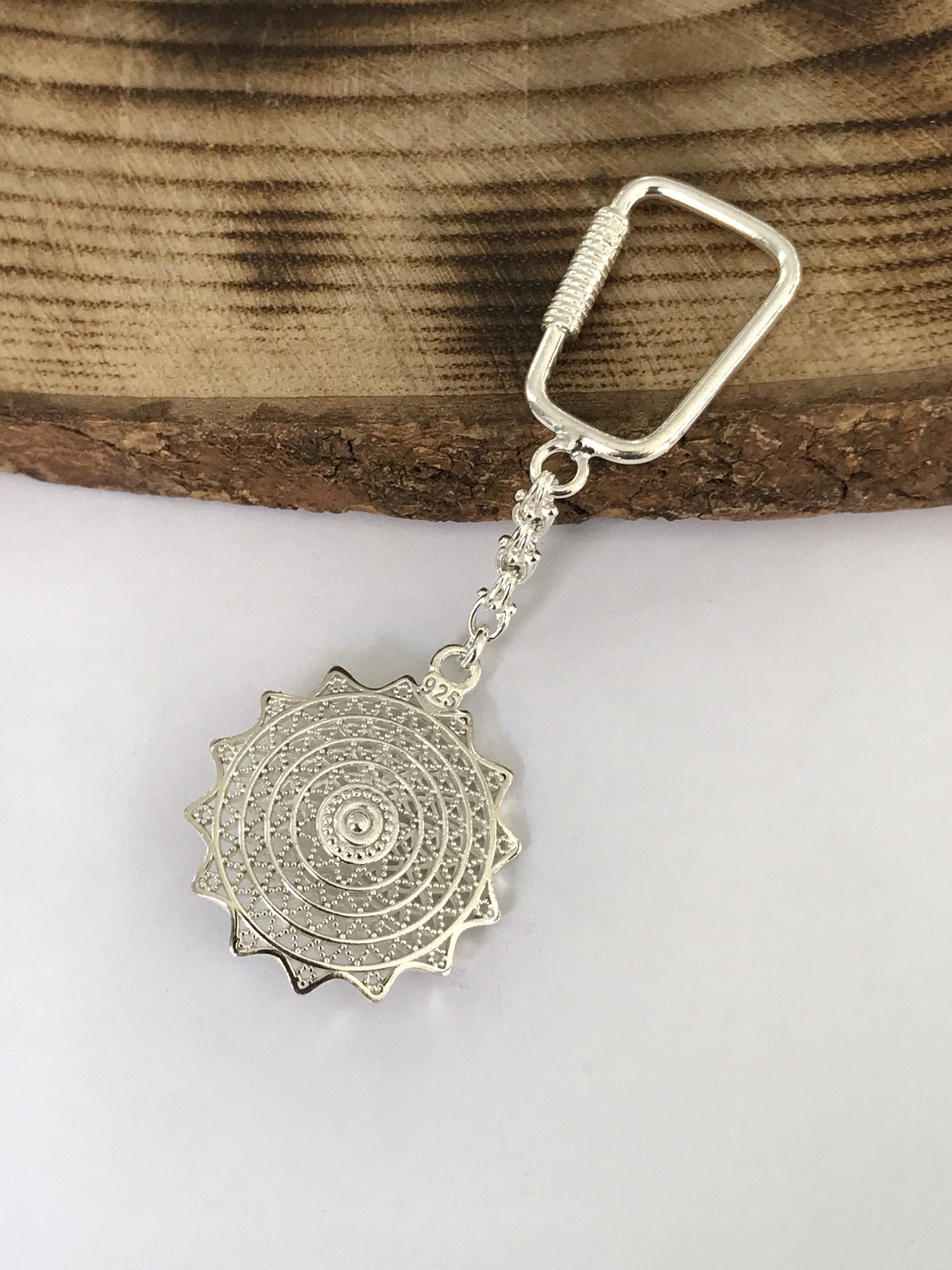 925 Ayar Gümüş Telkâri İşçilikli Karanfil  Model Gümüş Anahtarlık