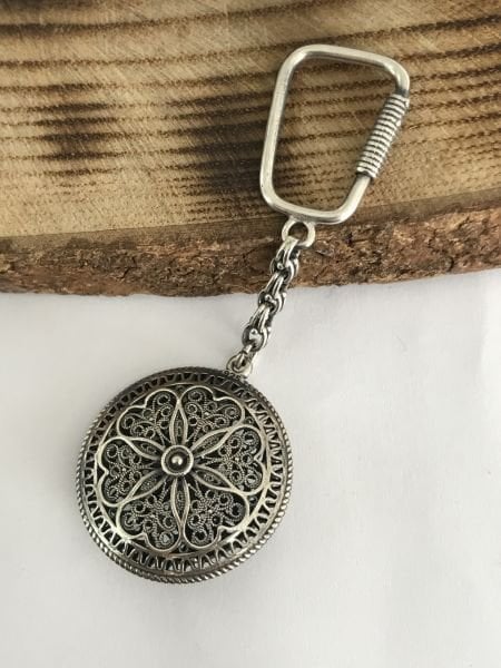 925 Ayar Gümüş Telkâri İşçilikli Lilyum Çiçeği  Model Gümüş Anahtarlık