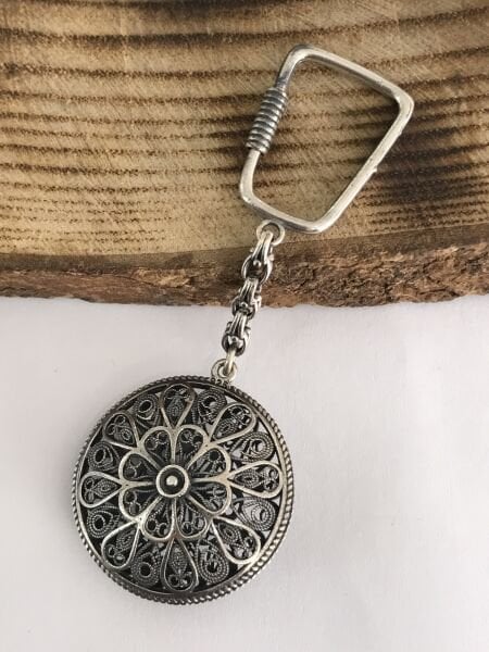 925 Ayar Gümüş Telkâri İşçilikli Papatya Model Gümüş Anahtarlık