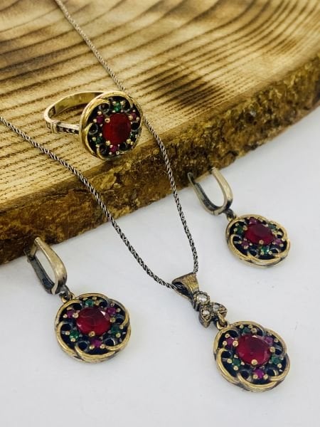 925 Ayar Gümüş Kök Yakut Taşlı Otantik Model  Bayan Üçlü Set